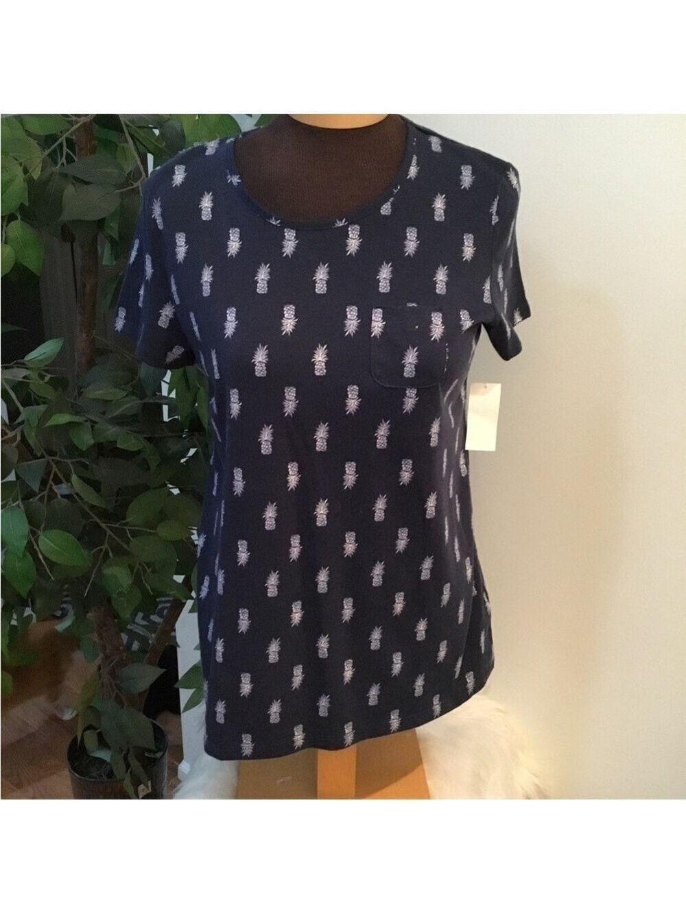 Croft & Barrow sleep tee with matching slipper socks Womans size Small - Picture 1 of 13